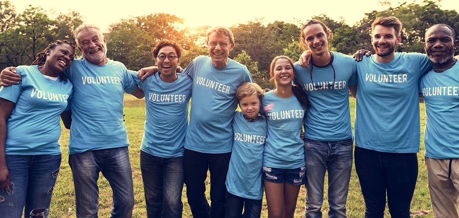 group_volunteering_children_male_female_diverse_crop.jpg