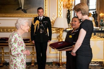 NHS awarded George cross by Queen Elizabeth